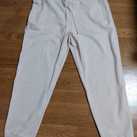 Old Navy Joggers - Brand New with Tag - Picture 1 of 3
